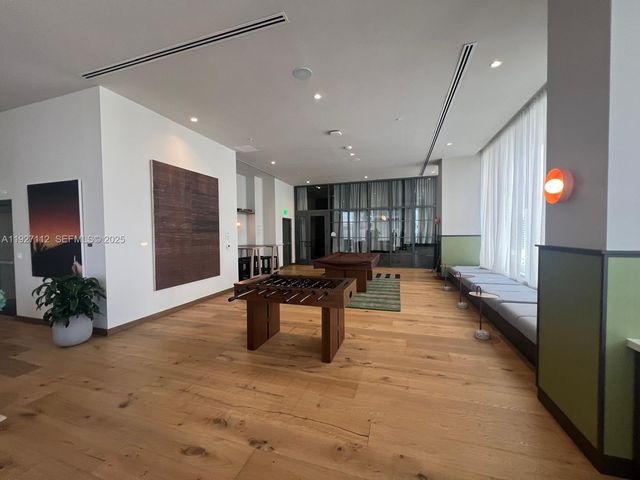 11 NE 6 ST 2501, Miami, FL 33132