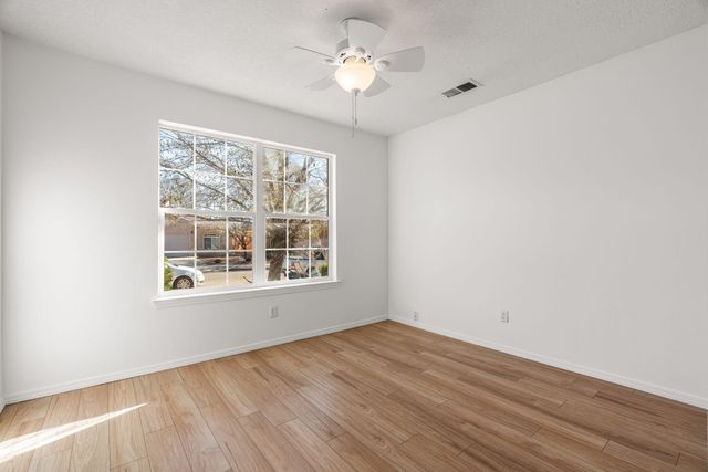 7243 Boxwood Avenue NE, Albuquerque, NM 87113