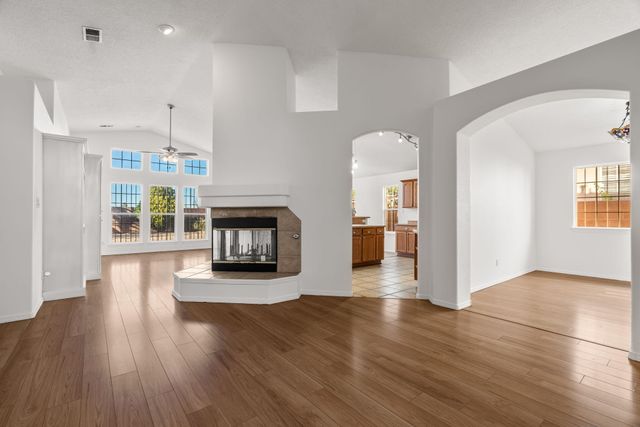 7243 Boxwood Avenue NE, Albuquerque, NM 87113