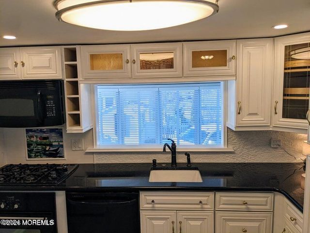 200 Asbury Avenue, Ocean Gate, NJ 08740