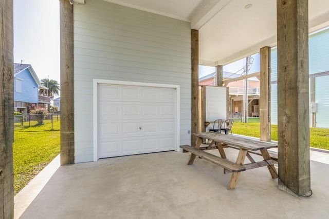 3300 Hidden Gold, Crystal Beach, TX 77650