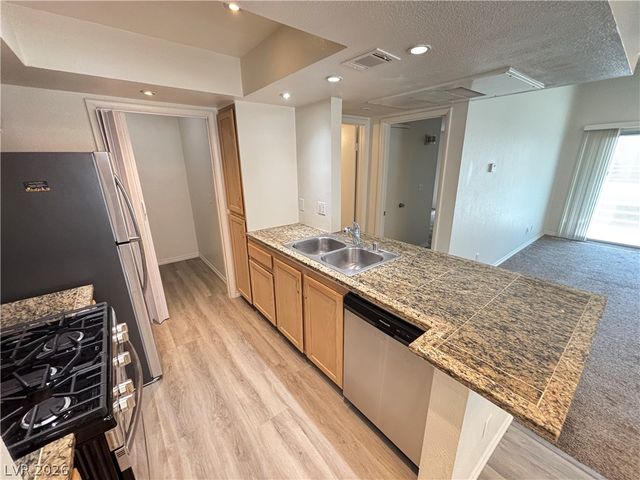 7100 PIRATES COVE Road 2041, Las Vegas, NV 89145