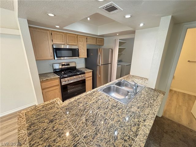 7100 PIRATES COVE Road 2041, Las Vegas, NV 89145
