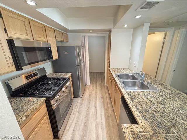 7100 PIRATES COVE Road 2041, Las Vegas, NV 89145