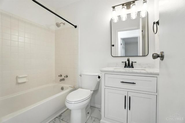 5008 Columbia Circle, West Chester, OH 45011