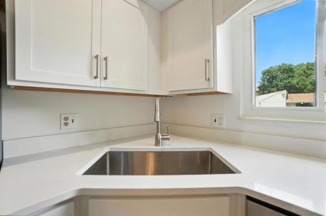 5008 Columbia Circle, West Chester, OH 45011