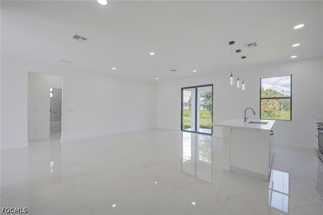 5905 Sunshine BLVD N, Lehigh Acres, FL 33971