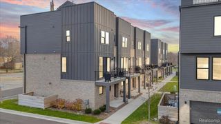 1061 Hampton Circle, Detroit, MI 48207