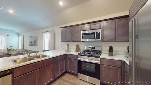 28207 E 118th Place S, Coweta, OK 74429