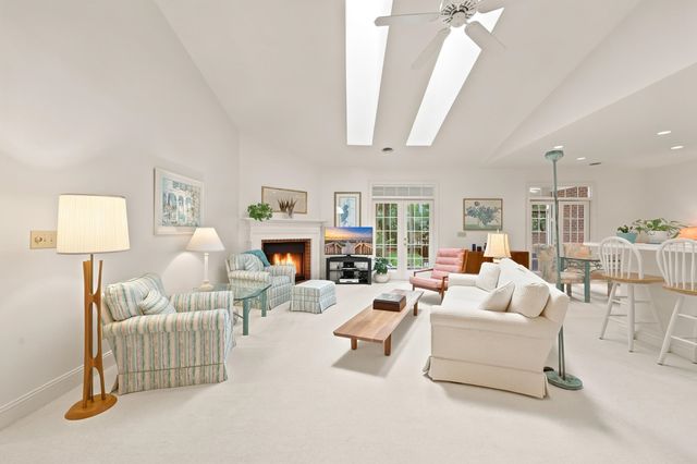 165 Berwick Dr., Pawleys Island, SC 29585