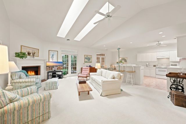 165 Berwick Dr., Pawleys Island, SC 29585