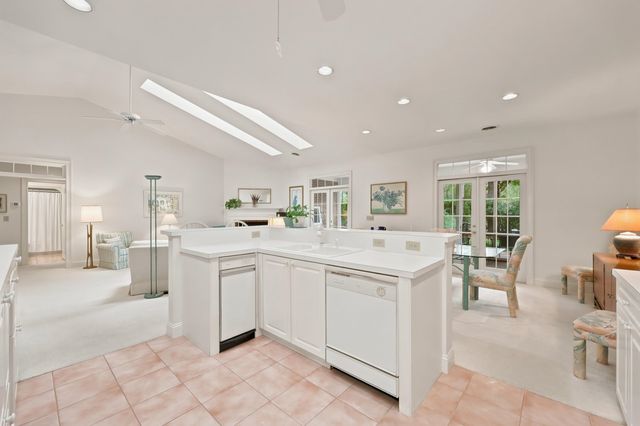 165 Berwick Dr., Pawleys Island, SC 29585