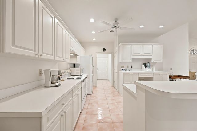 165 Berwick Dr., Pawleys Island, SC 29585