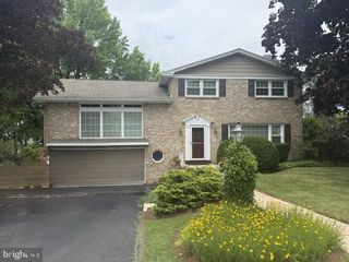 2665 MILFORD LN, York, PA 17402