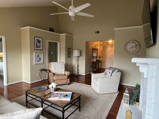 2905 Tabor Oaks Lane, Lexington, KY 40502