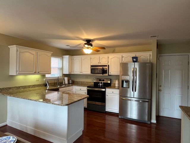 2905 Tabor Oaks Lane, Lexington, KY 40502