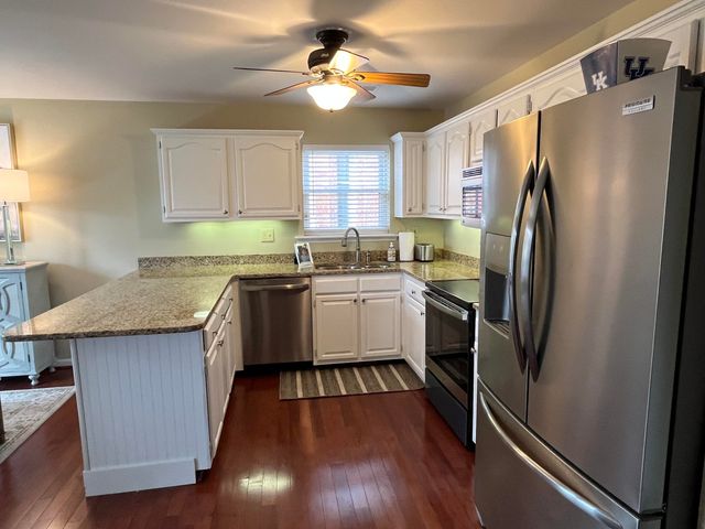 2905 Tabor Oaks Lane, Lexington, KY 40502