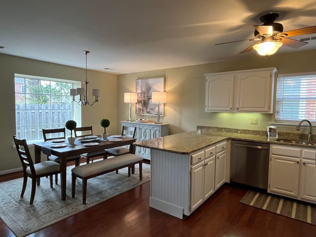 2905 Tabor Oaks Lane, Lexington, KY 40502