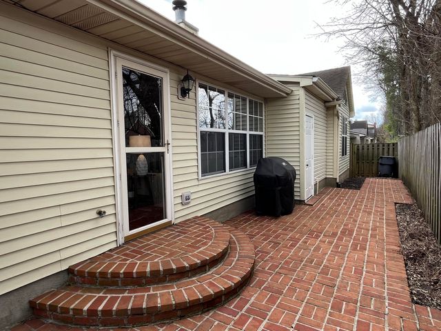 2905 Tabor Oaks Lane, Lexington, KY 40502