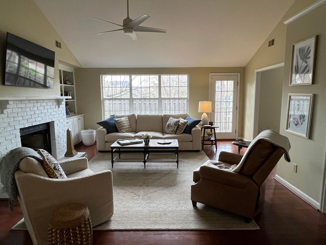 2905 Tabor Oaks Lane, Lexington, KY 40502