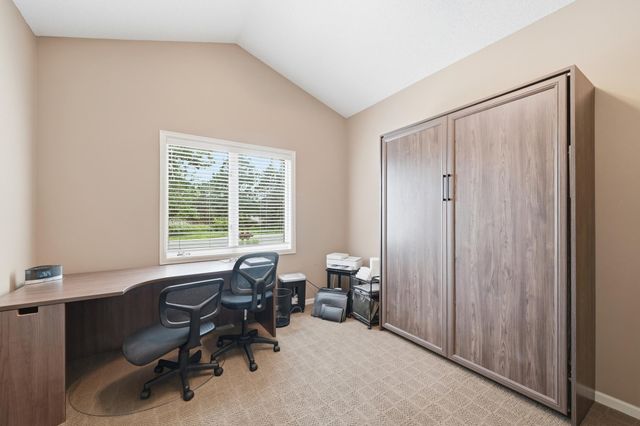 868 Bavaria Hills Terrace, Chaska, MN 55318
