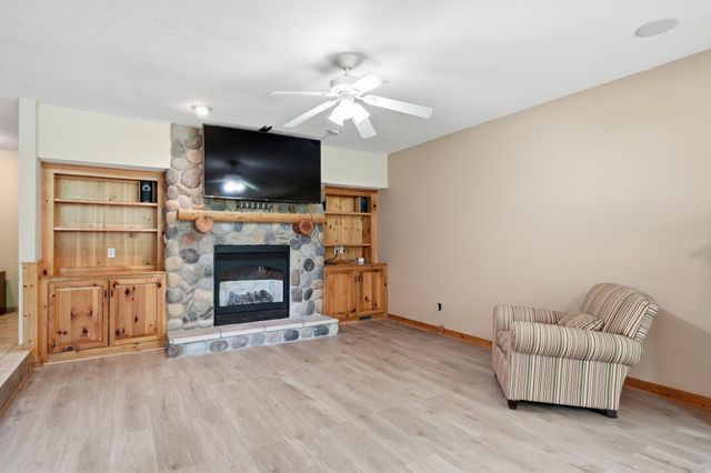 868 Bavaria Hills Terrace, Chaska, MN 55318