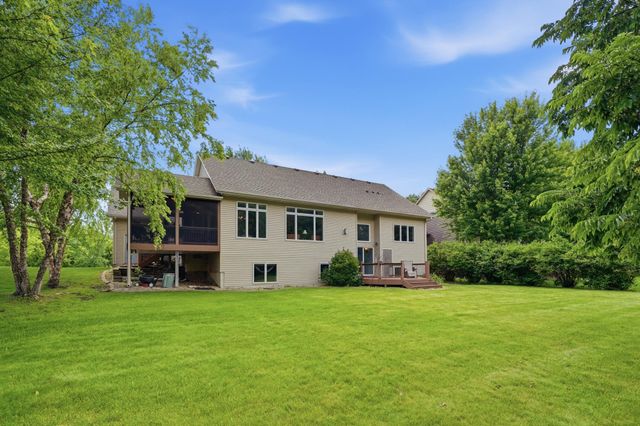 868 Bavaria Hills Terrace, Chaska, MN 55318