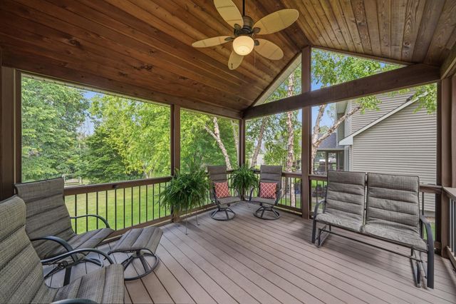 868 Bavaria Hills Terrace, Chaska, MN 55318