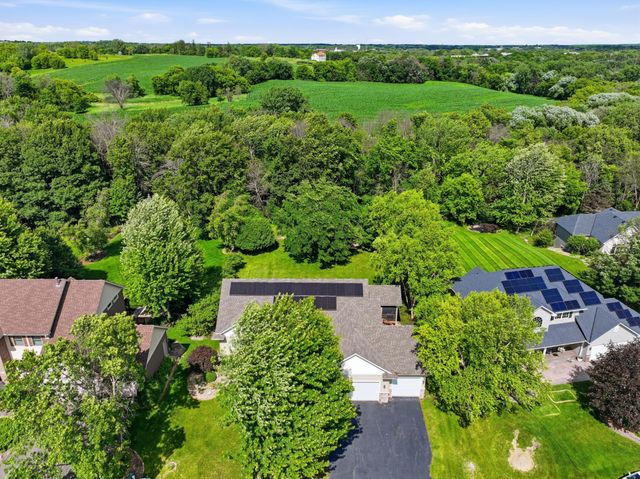 868 Bavaria Hills Terrace, Chaska, MN 55318