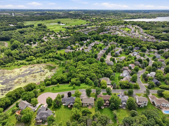 868 Bavaria Hills Terrace, Chaska, MN 55318