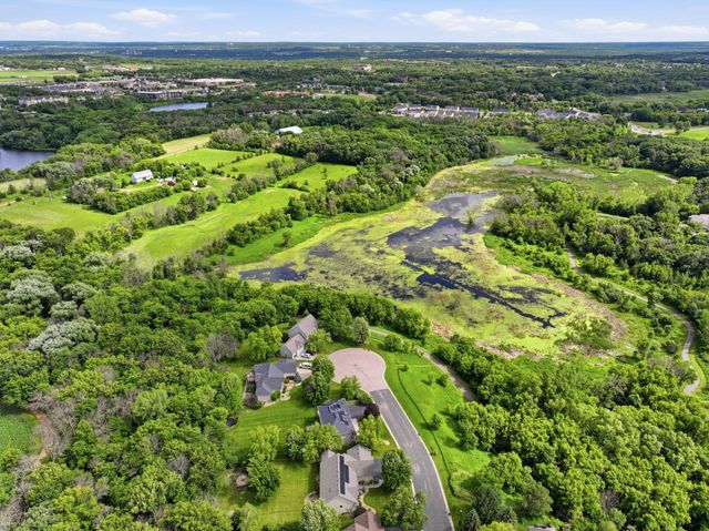 868 Bavaria Hills Terrace, Chaska, MN 55318
