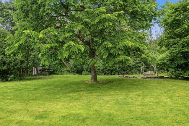 868 Bavaria Hills Terrace, Chaska, MN 55318
