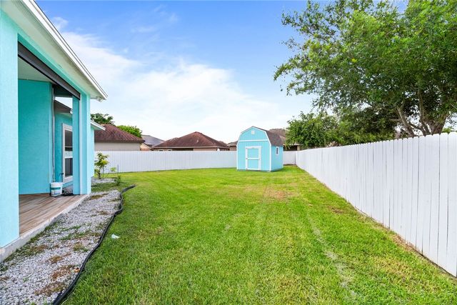 6913 Bella Di Giorno Dr, Corpus Christi, TX 78414