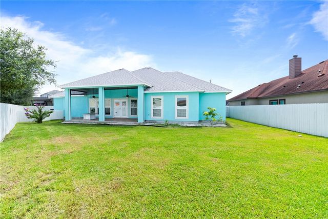 6913 Bella Di Giorno Dr, Corpus Christi, TX 78414