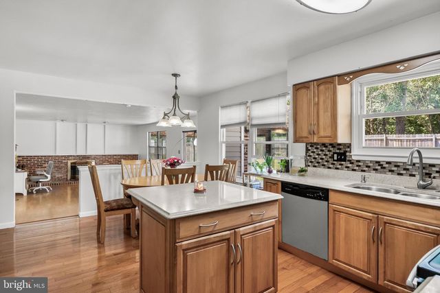 25 WOODBURY DR, Cherry Hill, NJ 08003