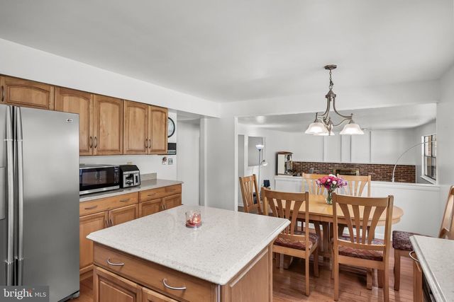 25 WOODBURY DR, Cherry Hill, NJ 08003
