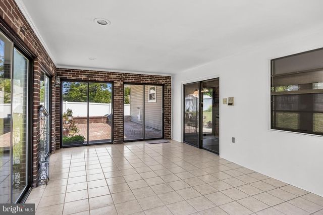 25 WOODBURY DR, Cherry Hill, NJ 08003