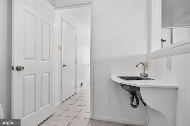 25 WOODBURY DR, Cherry Hill, NJ 08003