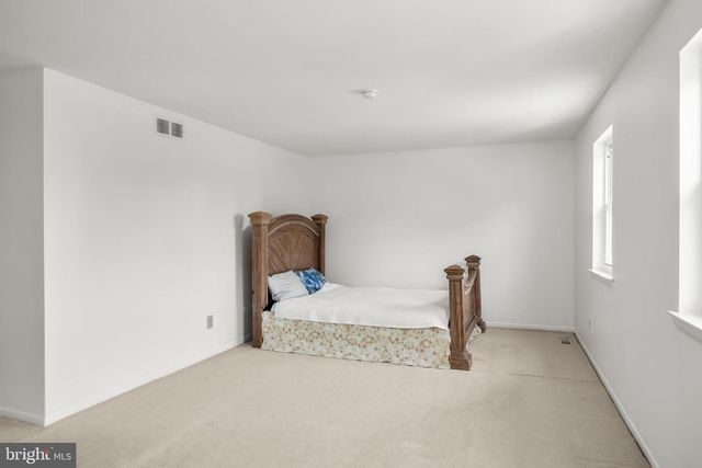 25 WOODBURY DR, Cherry Hill, NJ 08003