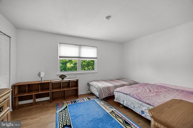 25 WOODBURY DR, Cherry Hill, NJ 08003