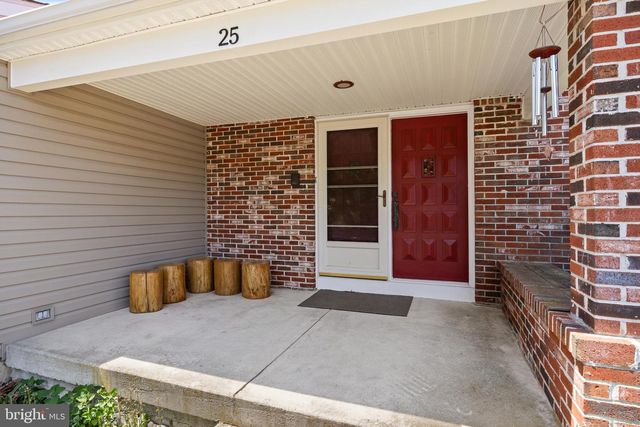25 WOODBURY DR, Cherry Hill, NJ 08003