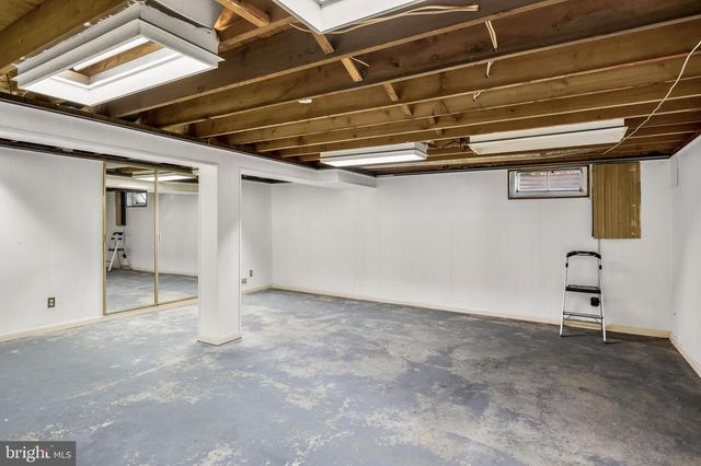 25 WOODBURY DR, Cherry Hill, NJ 08003