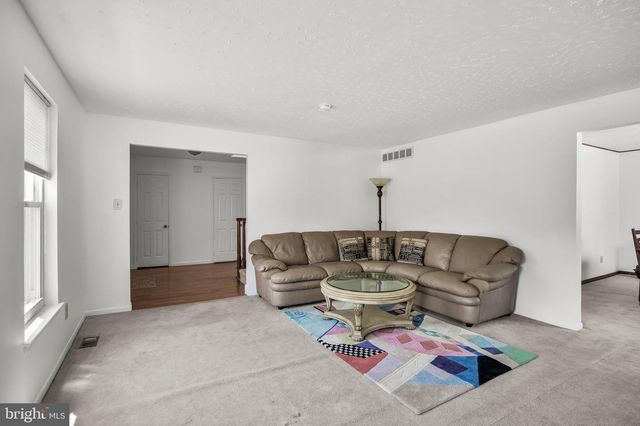 25 WOODBURY DR, Cherry Hill, NJ 08003