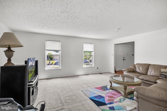 25 WOODBURY DR, Cherry Hill, NJ 08003