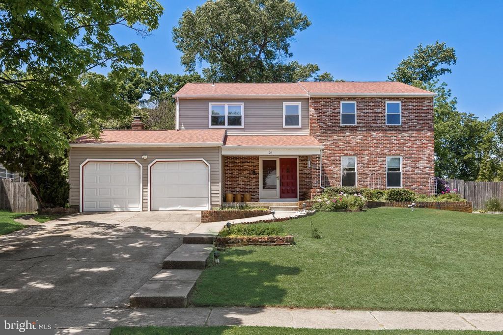 25 WOODBURY DR, Cherry Hill, NJ 08003