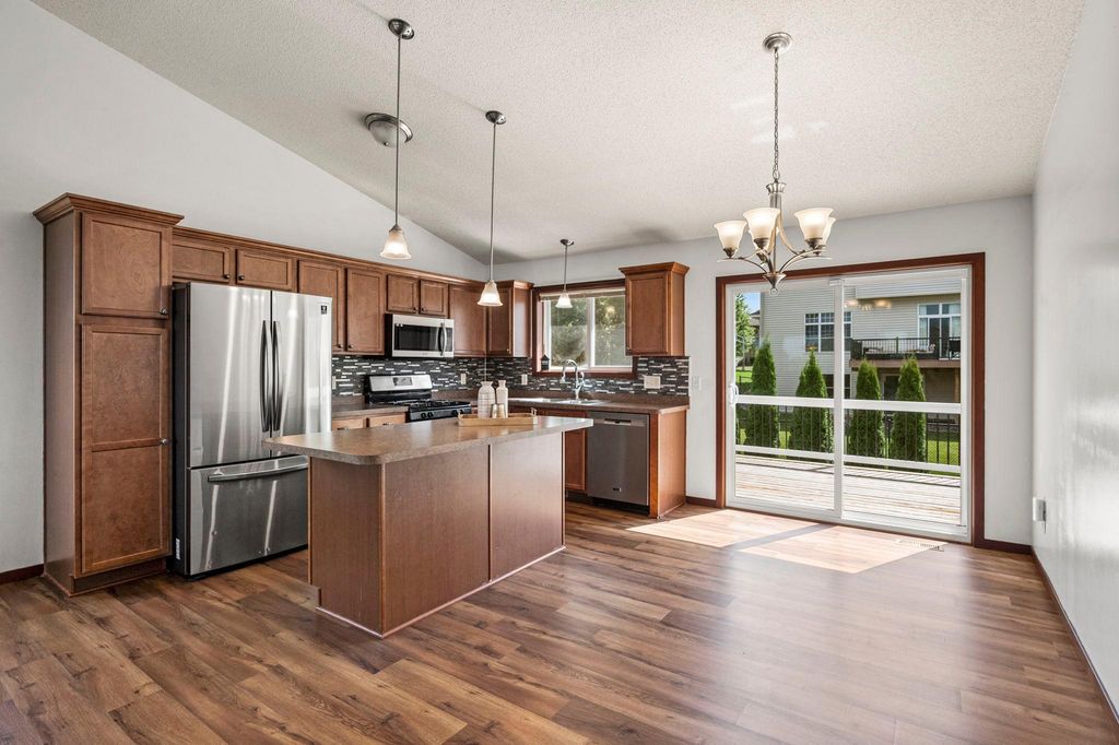 526 Hackney Avenue, Shakopee, MN 55379 — photo 4