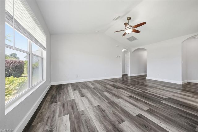 4621 25th ST SW, Lehigh Acres, FL 33973