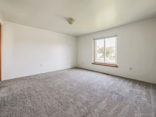 3550 Kirkton Drive, Sterling Heights, MI 48310