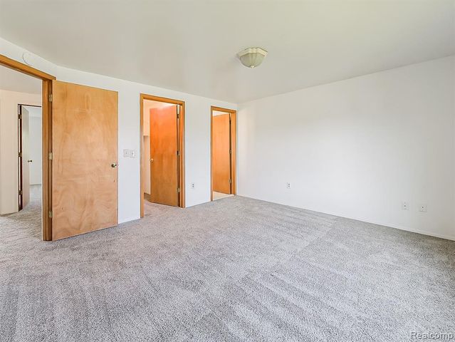 3550 Kirkton Drive, Sterling Heights, MI 48310