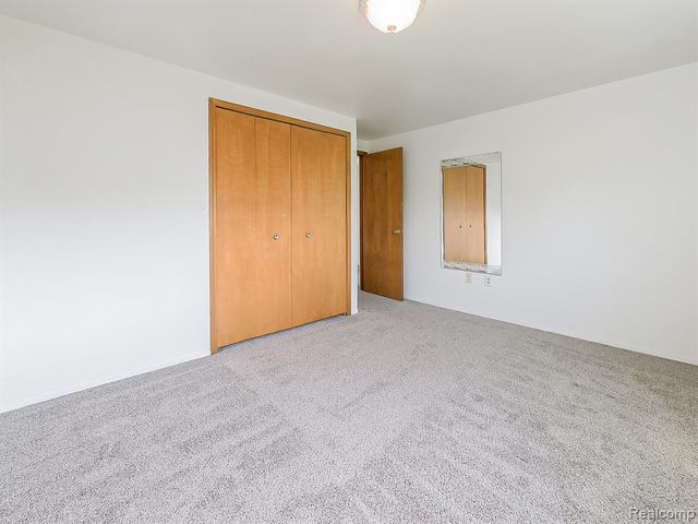 3550 Kirkton Drive, Sterling Heights, MI 48310